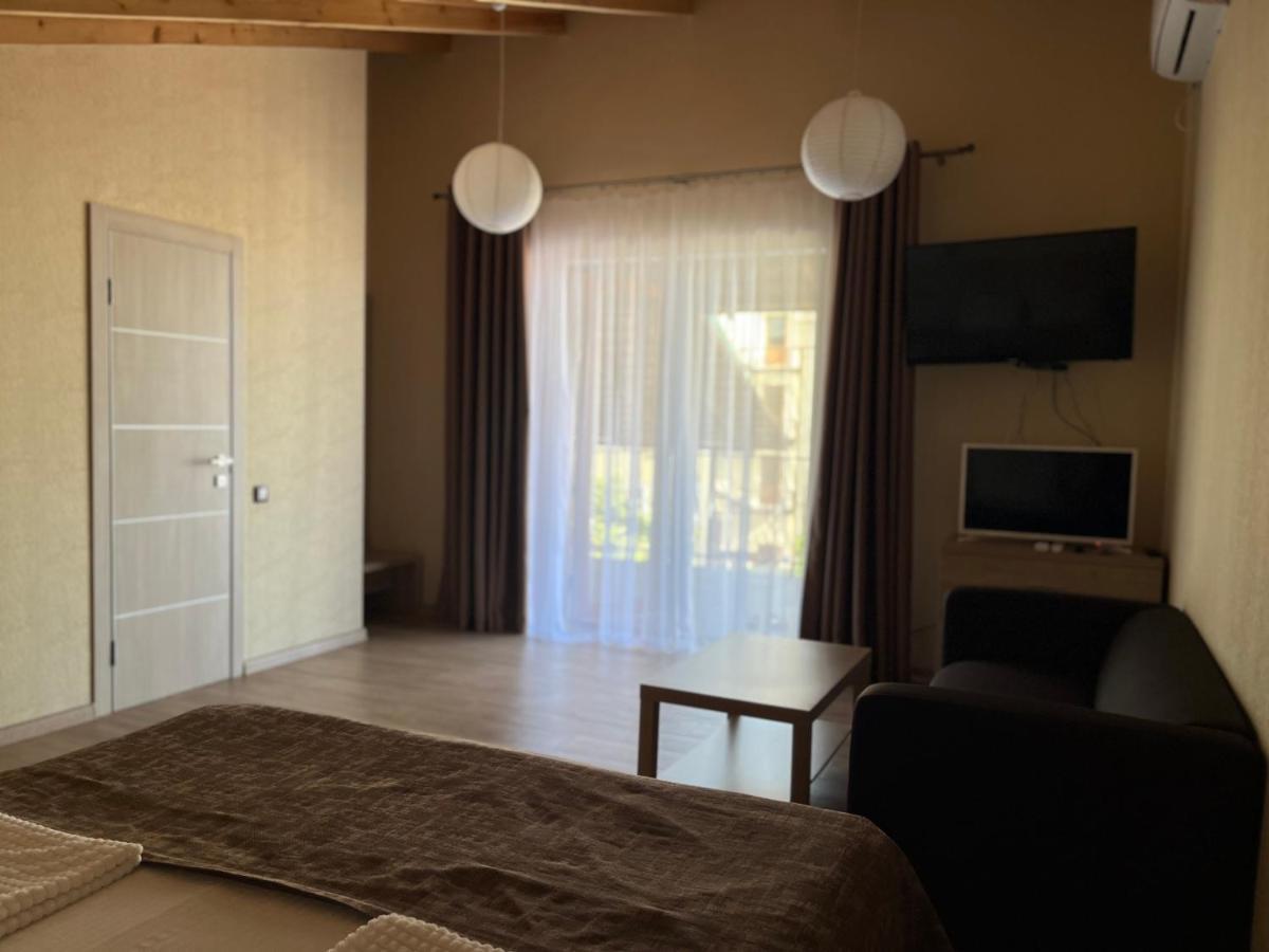 Guest House Letto Gagra Bagian luar foto