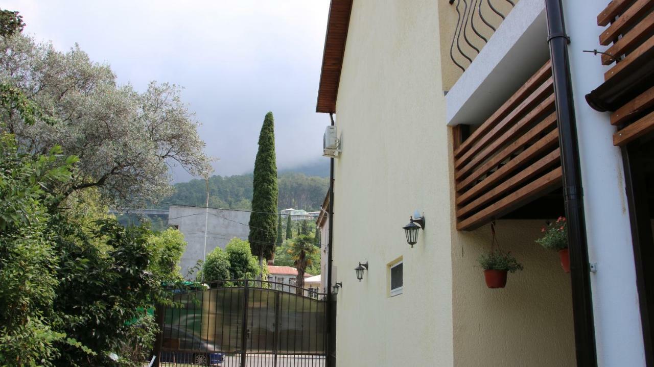 Guest House Letto Gagra Bagian luar foto